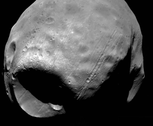 http://apod.nasa.gov/apod/image/0108/phobos_vik1_r1.jpg