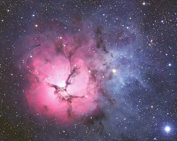 APOD: 2022 August 5 - A Beautiful Trifid