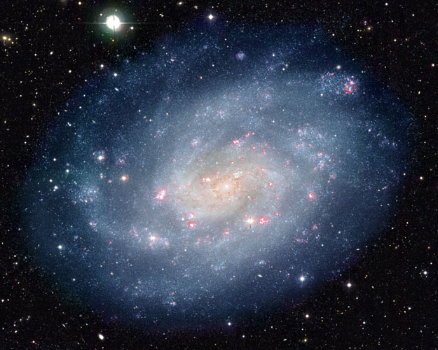 ちょうこくしつ座の銀河系外星雲NGC300