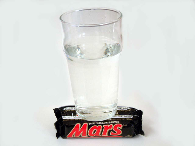 http://apod.nasa.gov/apod/image/0504/WaterOnMars2_gcc.jpg