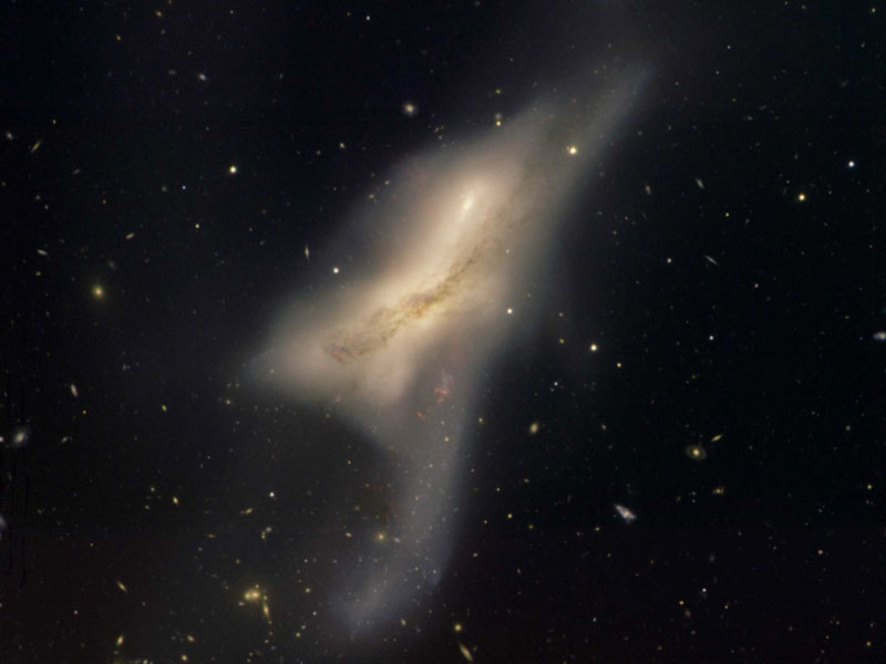 うお座の銀河系外星雲NGC520