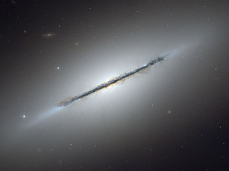 りゅう座の銀河系外星雲NGC5866