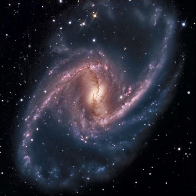 ろ座の銀河系外星雲NGC1365