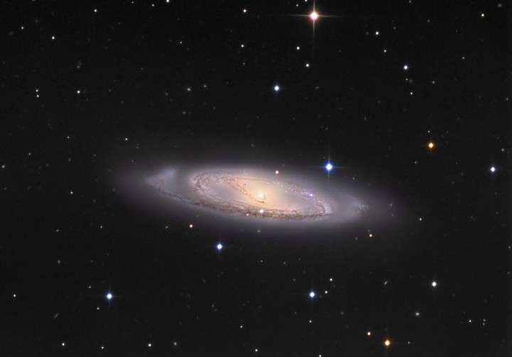 しし座の銀河系外星雲M65