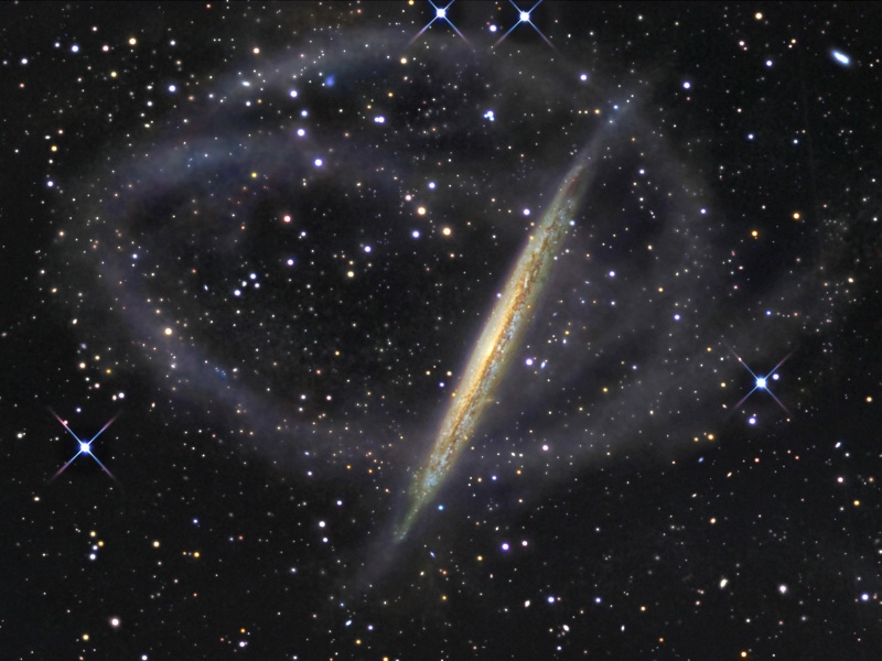 りゅう座の銀河系外星雲NGC5907