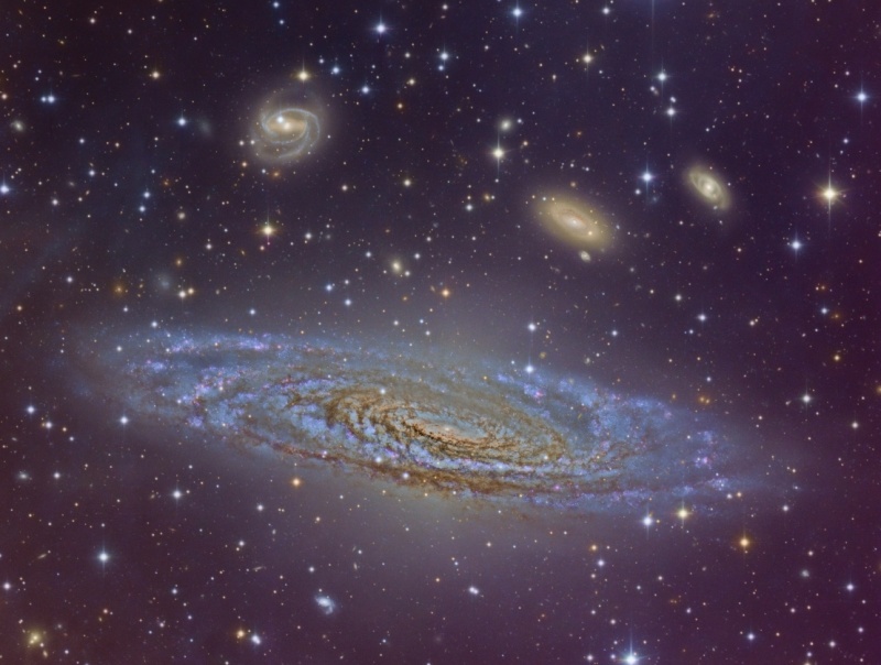 ペガスス座の銀河系外星雲NGC7331