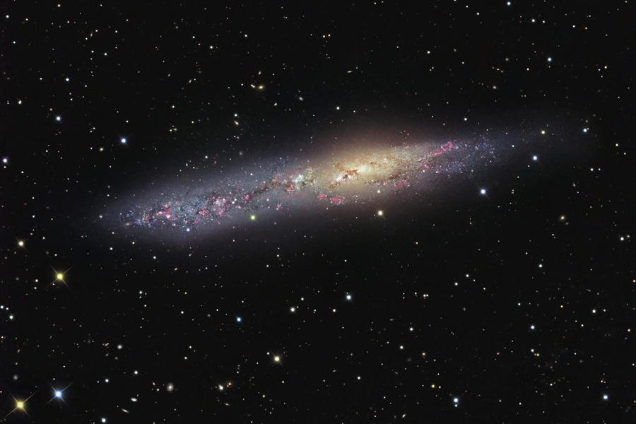 ちょうこくしつ座の銀河系外星雲NGC55