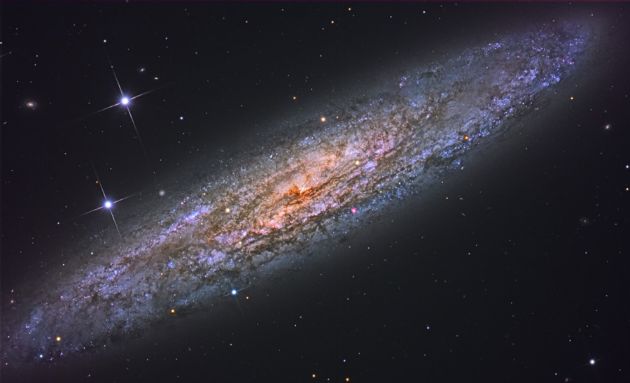 ちょうこくしつ座の銀河系外星雲NGC253