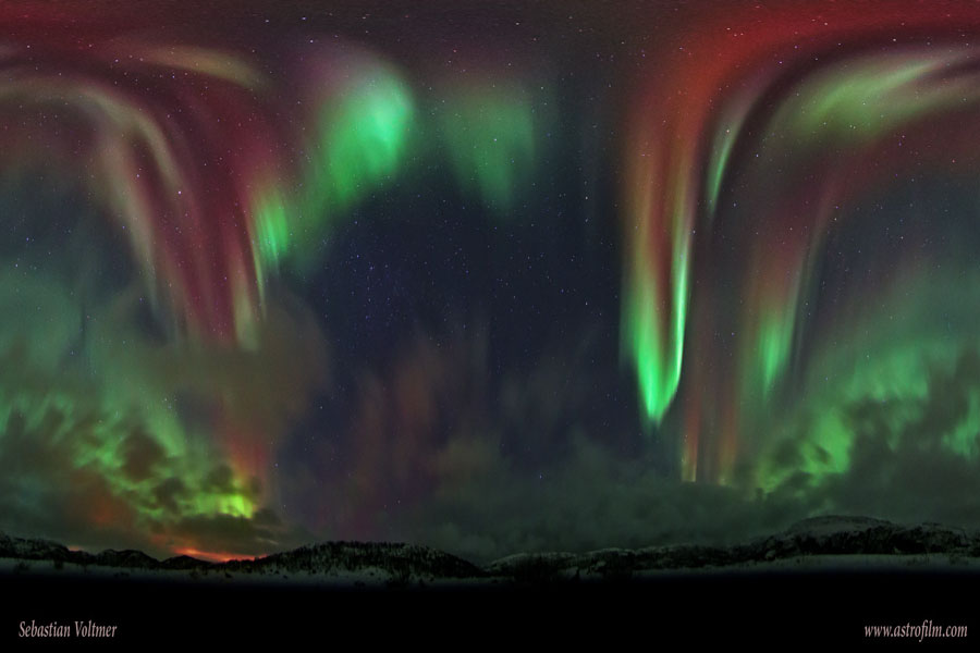 http://apod.nasa.gov/apod/image/1201/aurora_voltmer_900.jpg