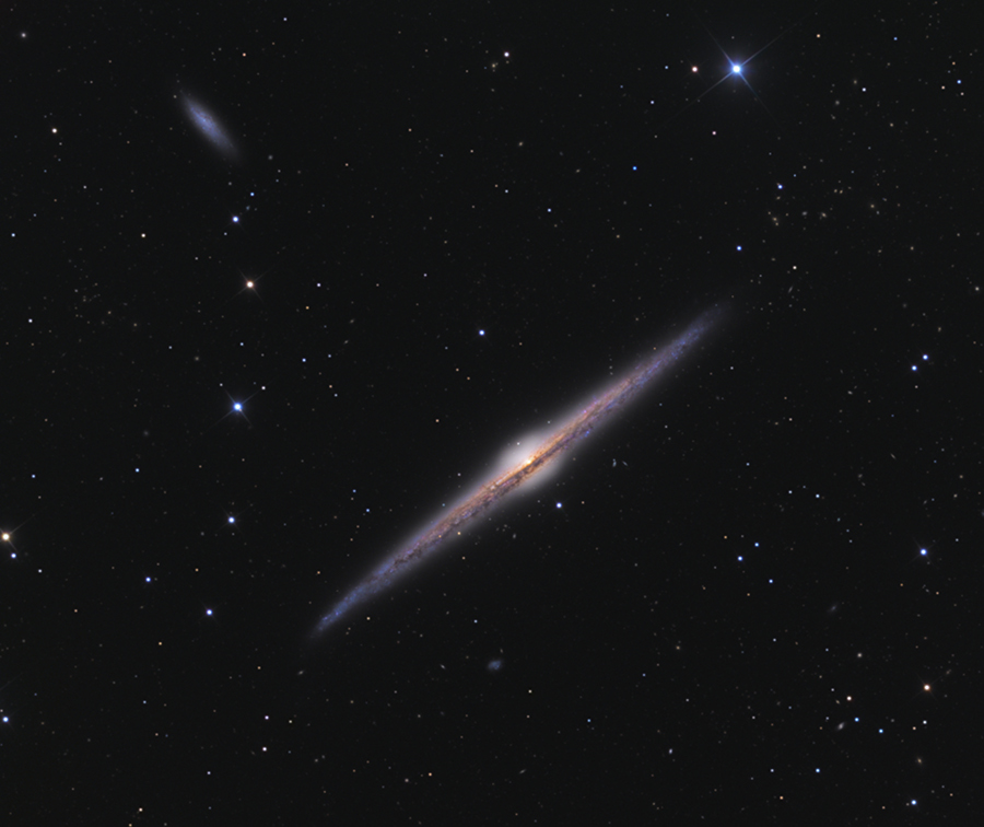 Di Tepian Galaksi NGC 4565