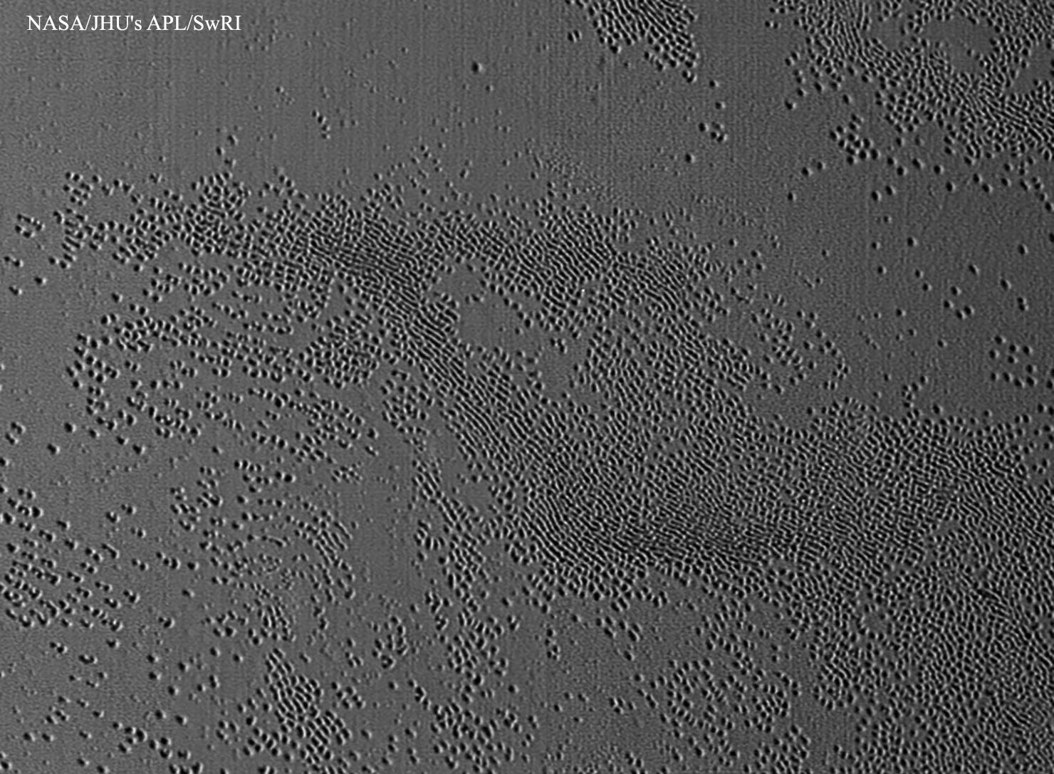 PlutoPits_NewHorizons_1480.jpg