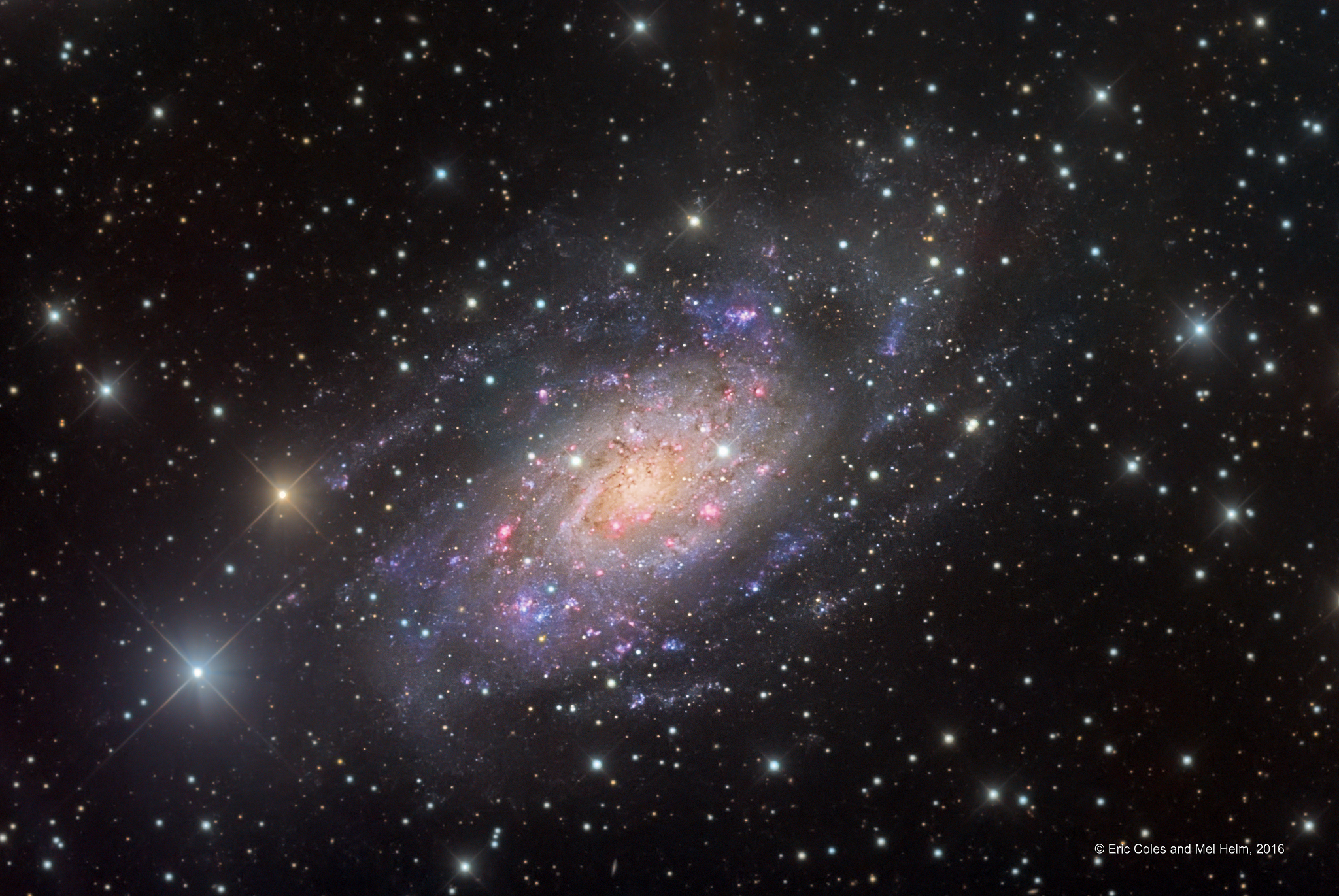 NGC2403HaLRGBColesHelm2048.jpg