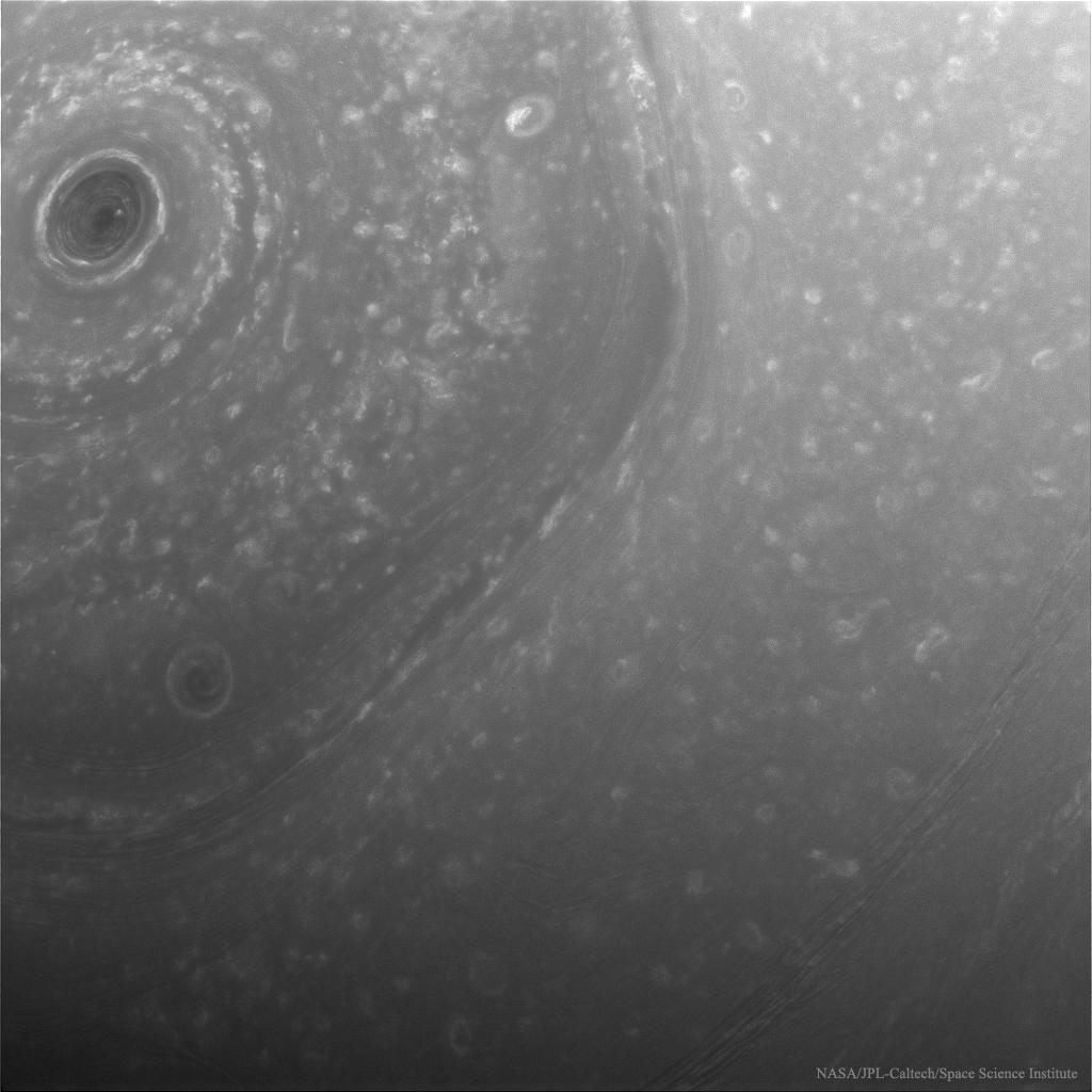 NorthSaturn_Cassini_1024.jpg