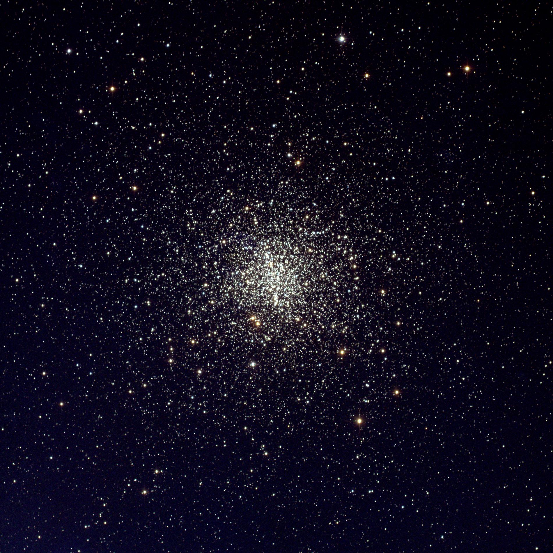 Звезды звезды звезды без края. Шаровое скопление Мессье 80. Шаровое Звёздное скопление m 4 (NGC 6121) M 4. Звезды. Звездное небо.