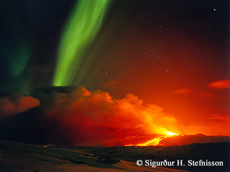 2013 - Il nostro mondo - Pagina 6 Volcanoaurora2_shs_big