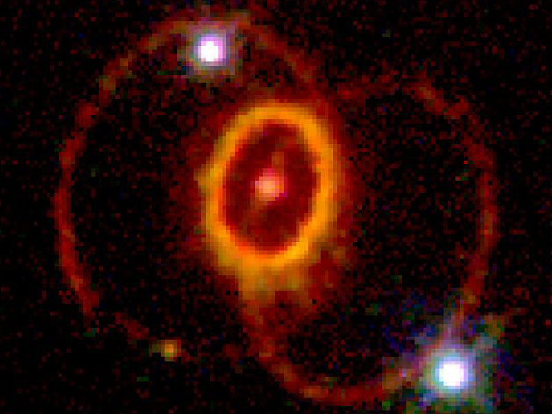 APOD 2007 January 7 The Mysterious Rings of Supernova 1987A