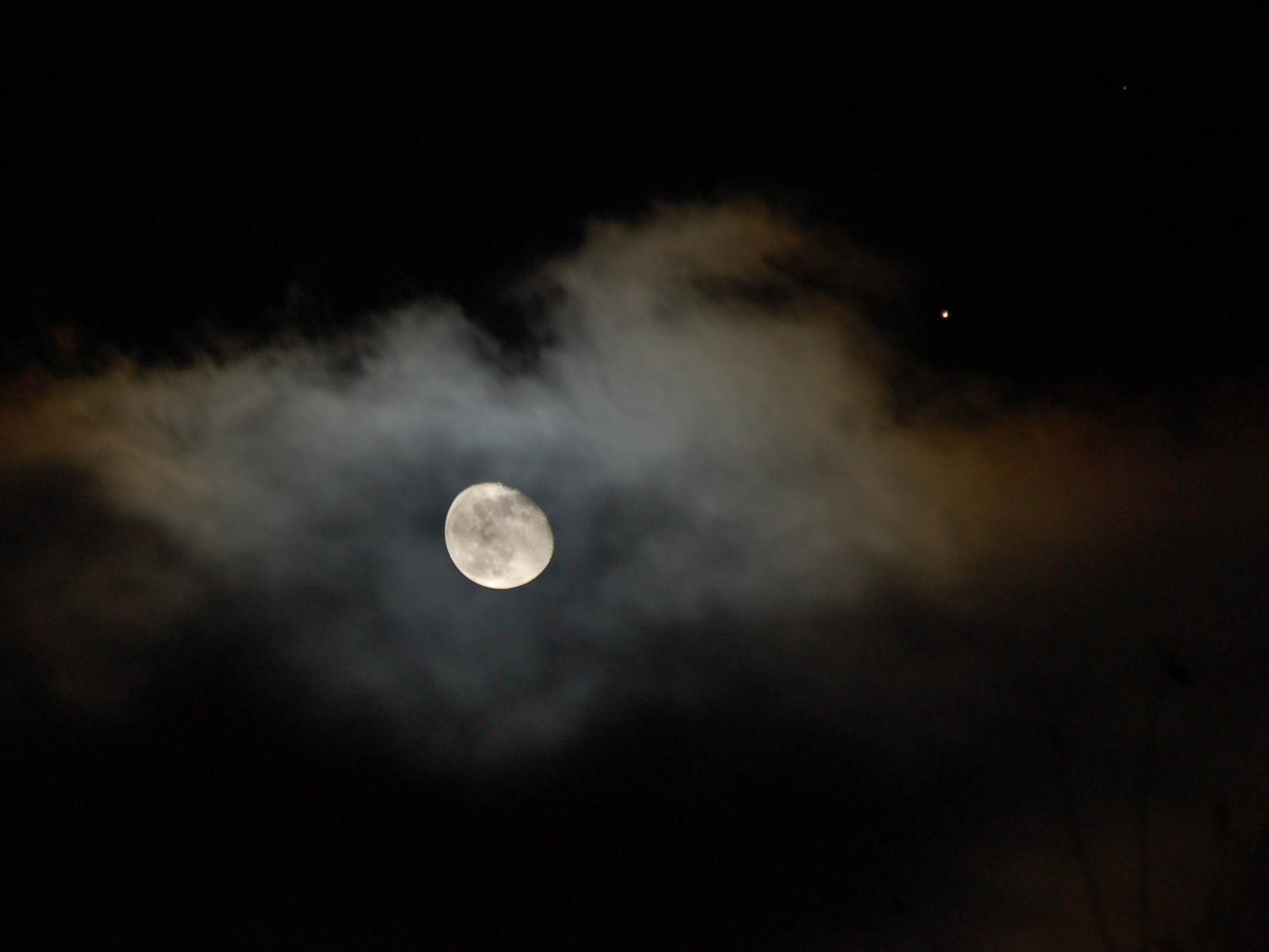 Что будет если выйти ночью 2 августа. Фото Луны. Луна и Марс. 27 Августа Марс. Марс и Луна на небе.