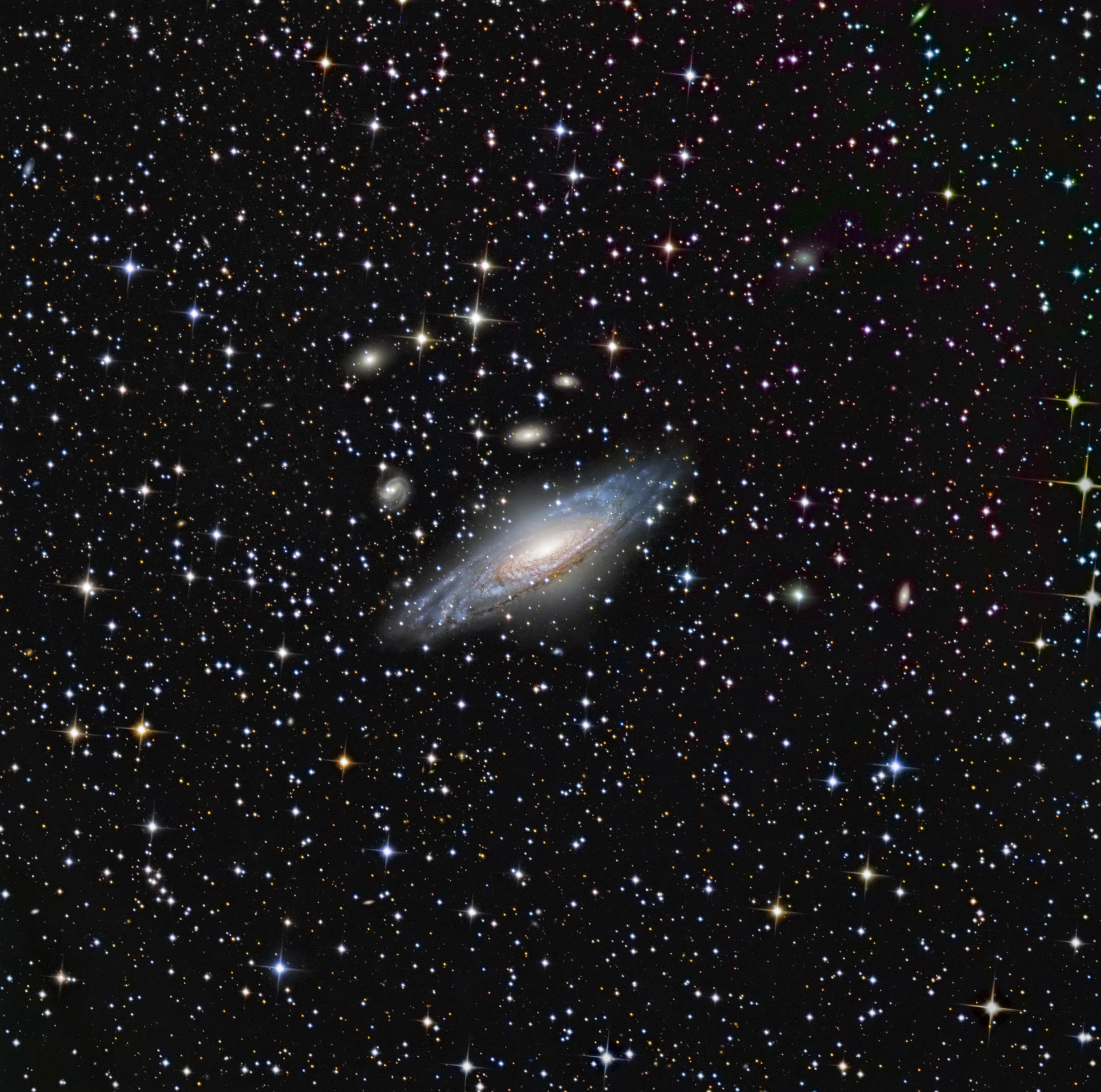 JAPOD dayframe_APOD: 2008 July 12 - NGC 7331 and Beyond