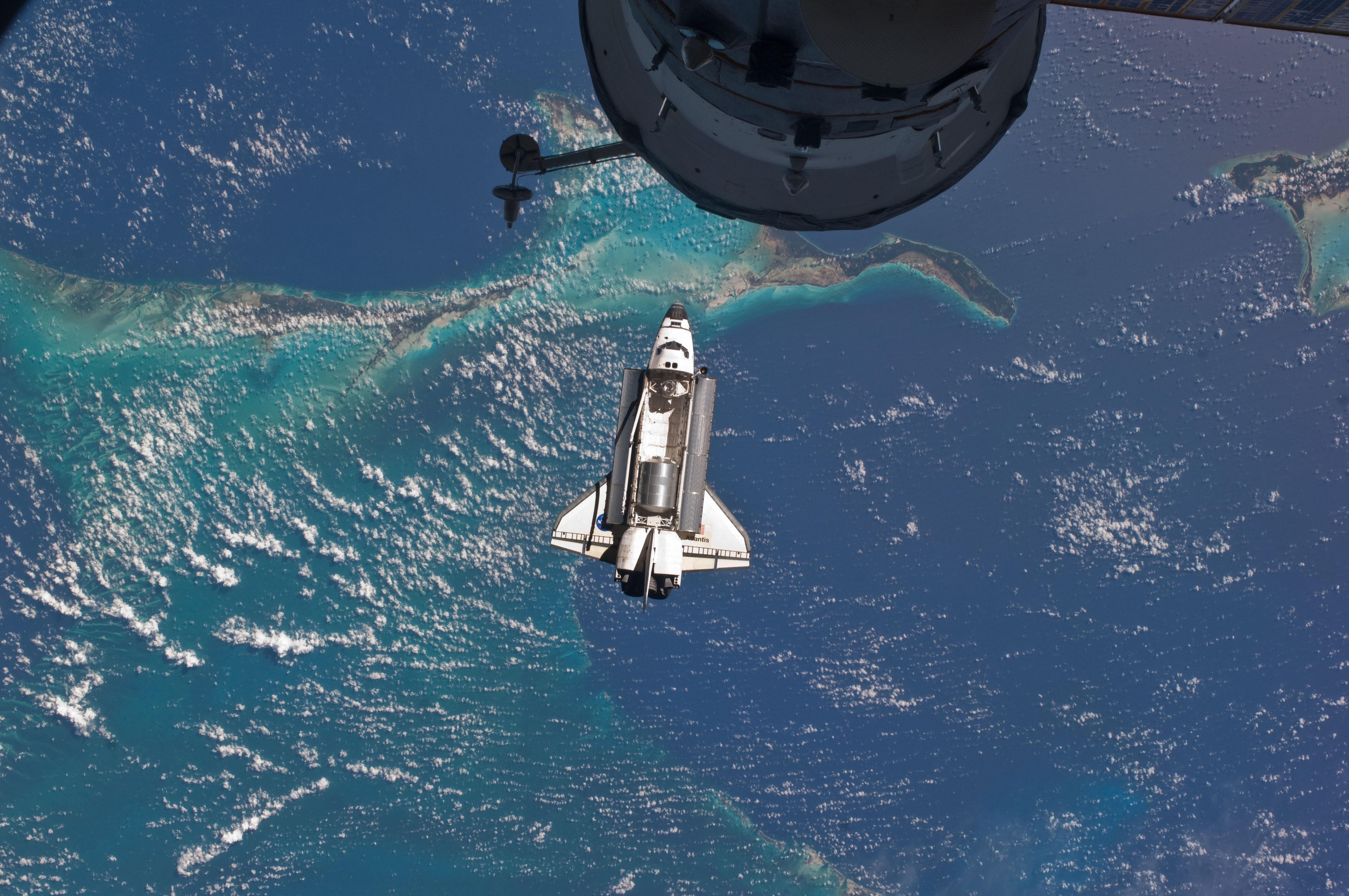 ZZ-550 INTERNATIONAL SPACE STATION SEEN FROM SHUTTLE ATLANTIS  8X10 NASA PHOTO 