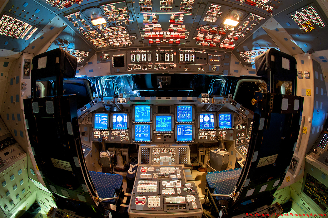 space shuttle flight deck endeavour cockpit nasa apod controls inside orbiter spaceship april interior cooper ship astronomy consoles fly would