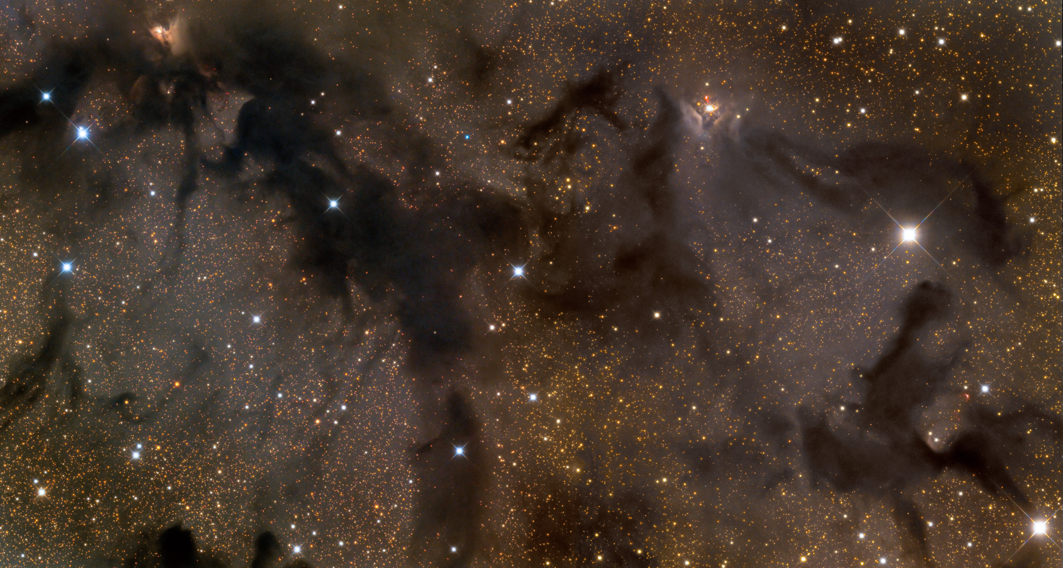Новелла межзвездная. NGC 3628 Галактика. Галактика игла NGC 4565. Туманность Сатурн в созвездии Водолея. Nebula LDN 673.