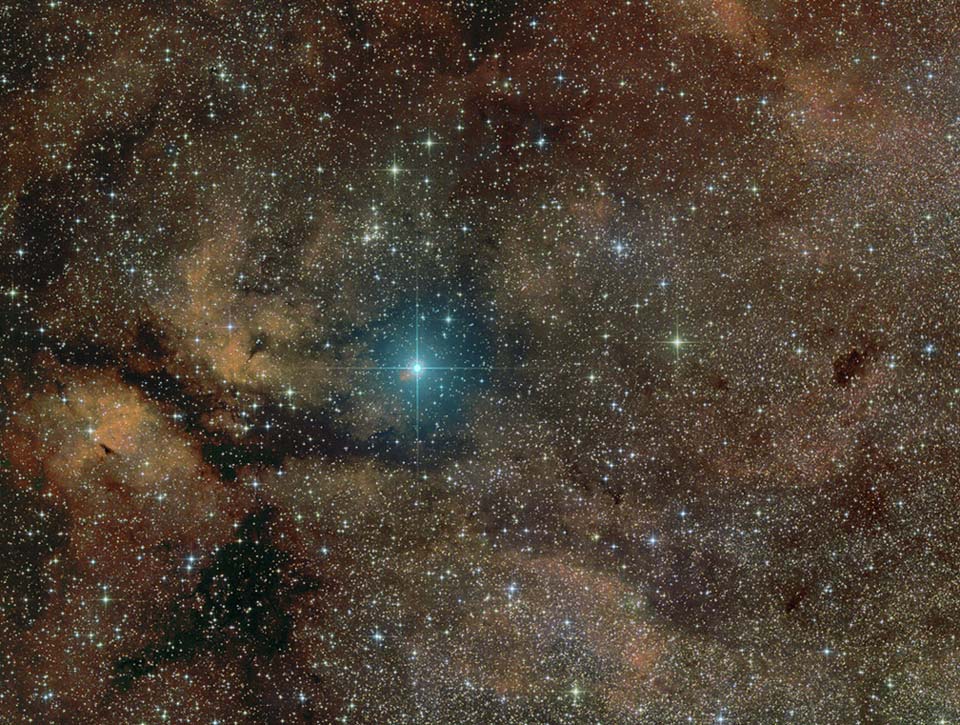 La estrella supergigante Gama Cygni