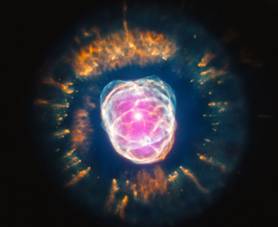 La nebulosa Esquimal desde el Hubble y el Chandra