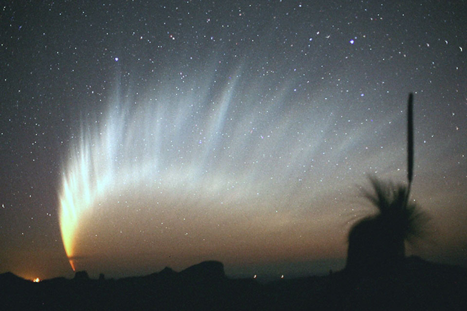 麦克诺特彗星华丽的尾巴