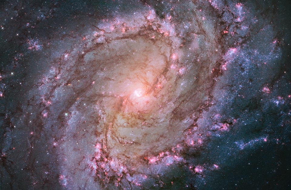 螺旋星系M83:南方风车