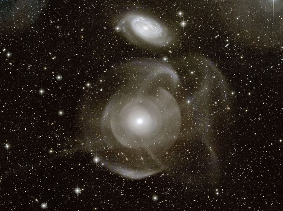 星系ngc474:贝壳和星流