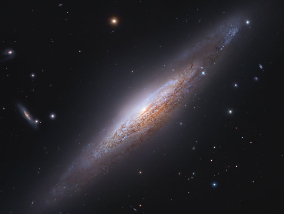 NGC 2683: una galaxia espiral de esquina