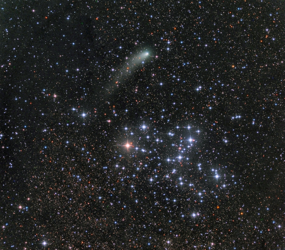 Messier 6 y el cometa Siding Spring