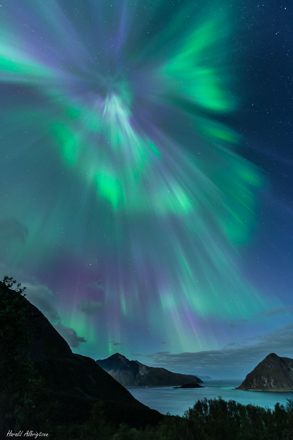 Corona auroral sobre Noruega