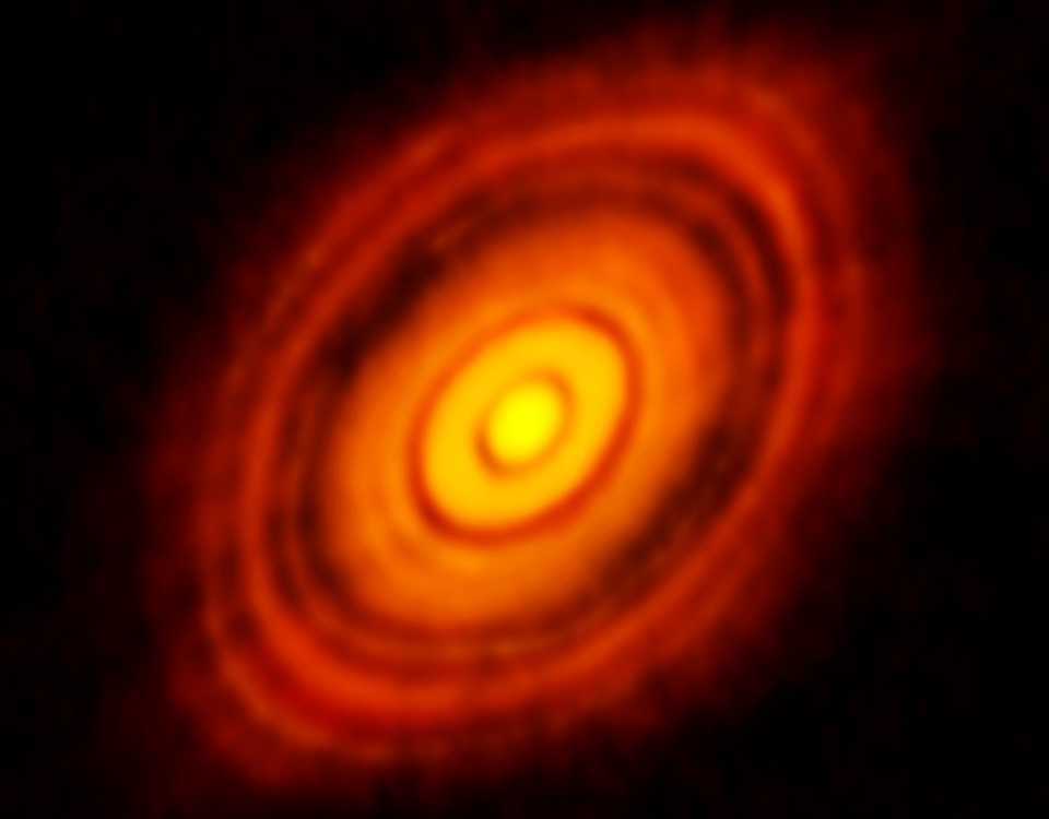 El disco protoplanetario de HL Tauri desde el ALMA