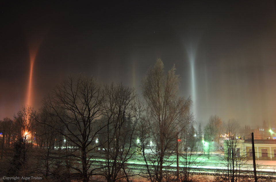 Insólitos pilares de luz sobre Letonia