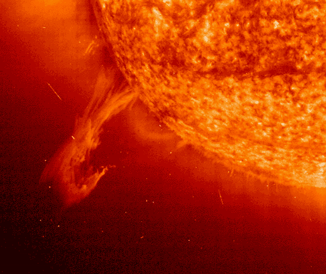 Una retorcida protuberancia solar eruptiva