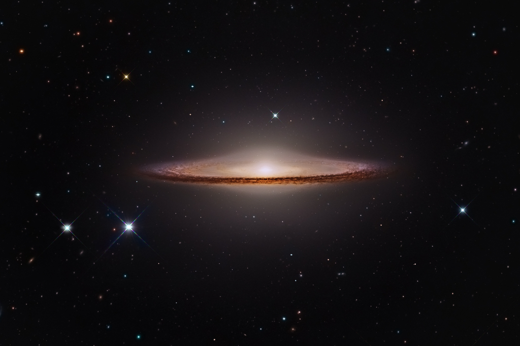 M104: la galaxia del Sombrero