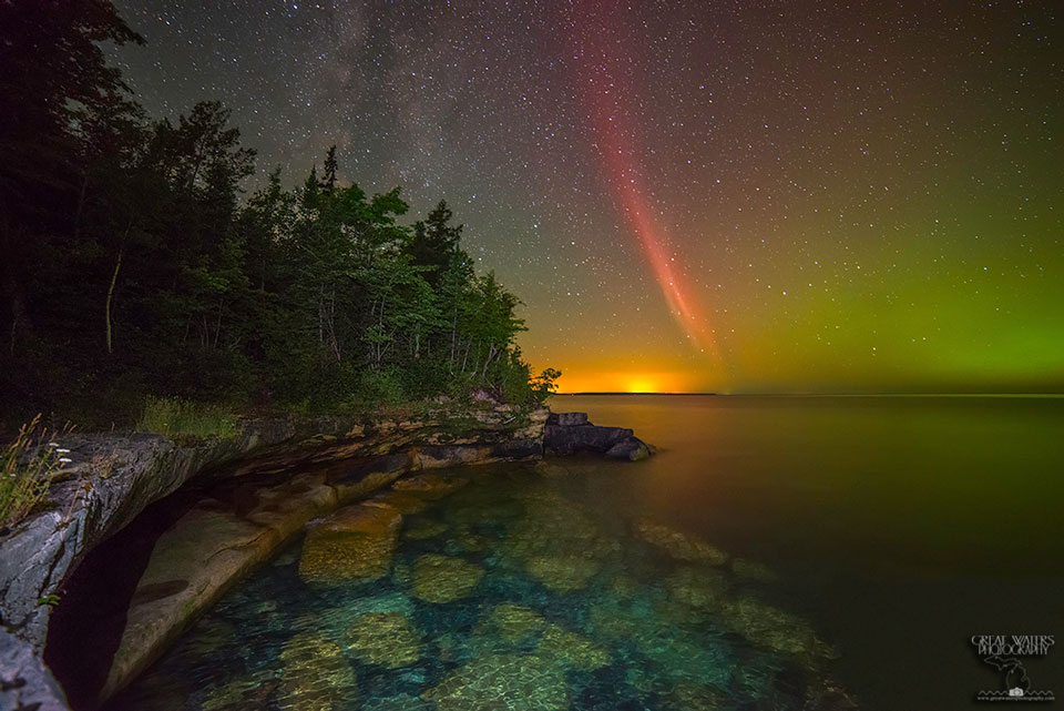Un arco de protones sobre el Lago Superior
