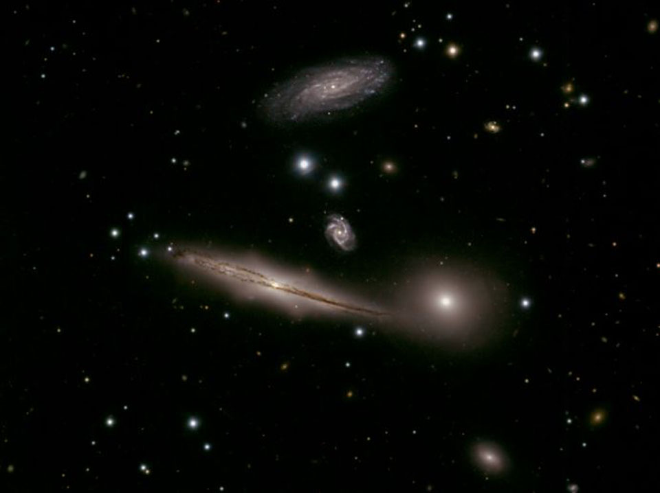 HCG 87:一小群星系