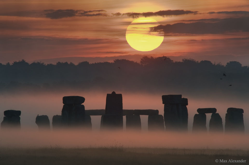 Solsticio al amanecer sobre Stonehenge