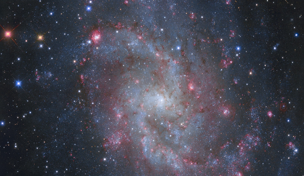 Las nubes de hidrógeno de M33