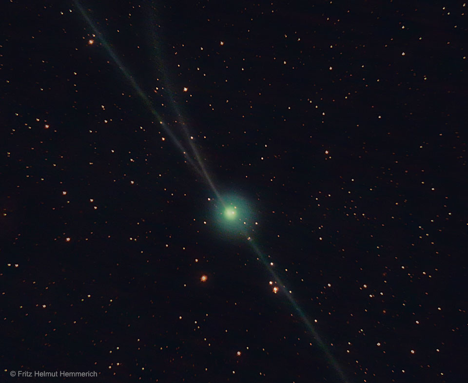 Las casi tres colas del cometa Encke