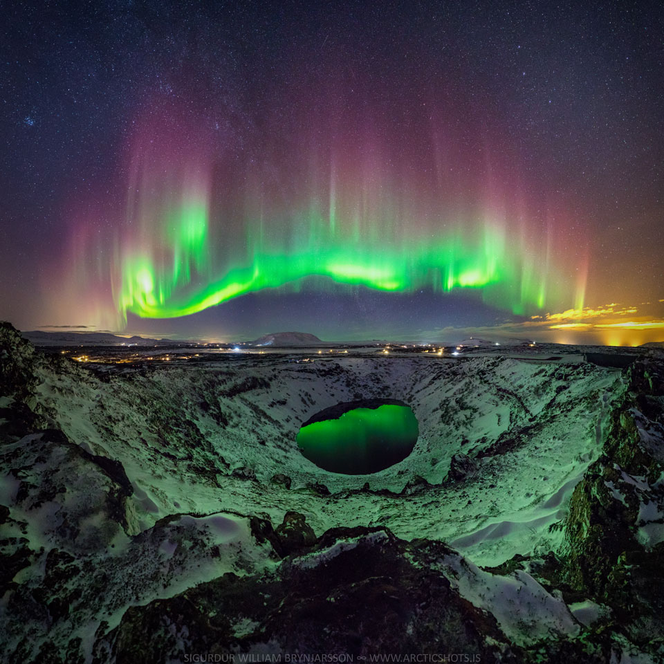 冰岛彩色极光