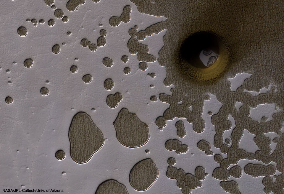 火星上一个不寻常的洞