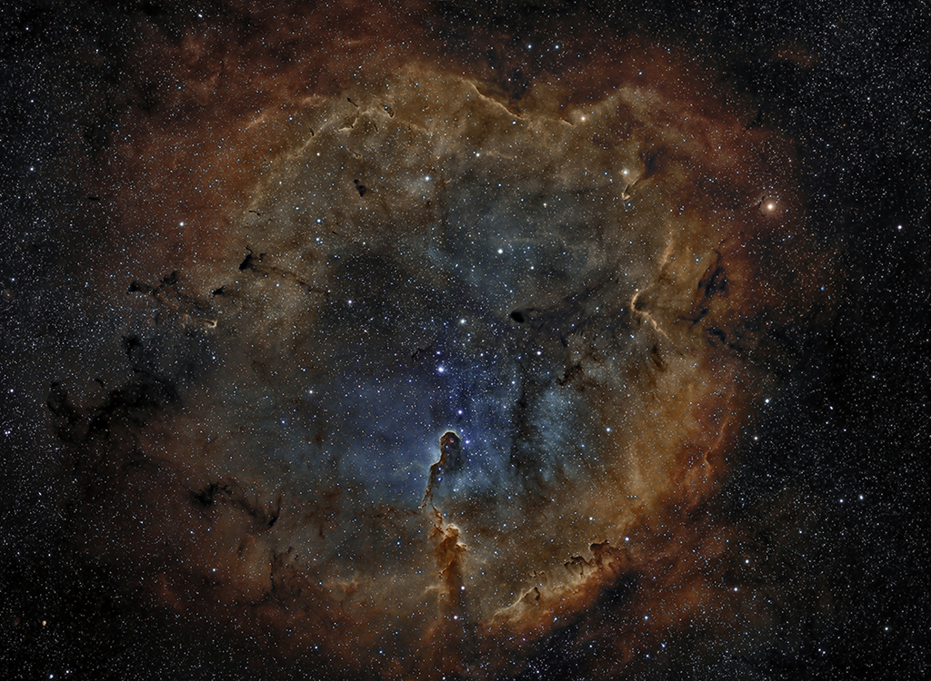 IC 1396: Nebulosa de emisión en Cepheus