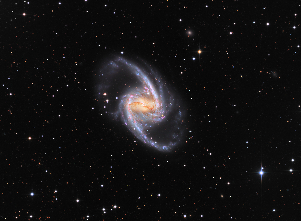 NGC 1365:宏伟的岛屿宇宙