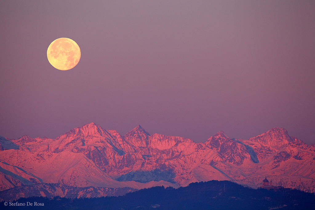 Puesta lunar alpina en Superga