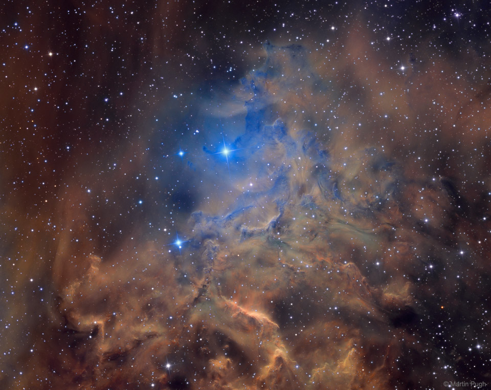 AE Aurigae y la Nebulosa de la Estrella Flameante