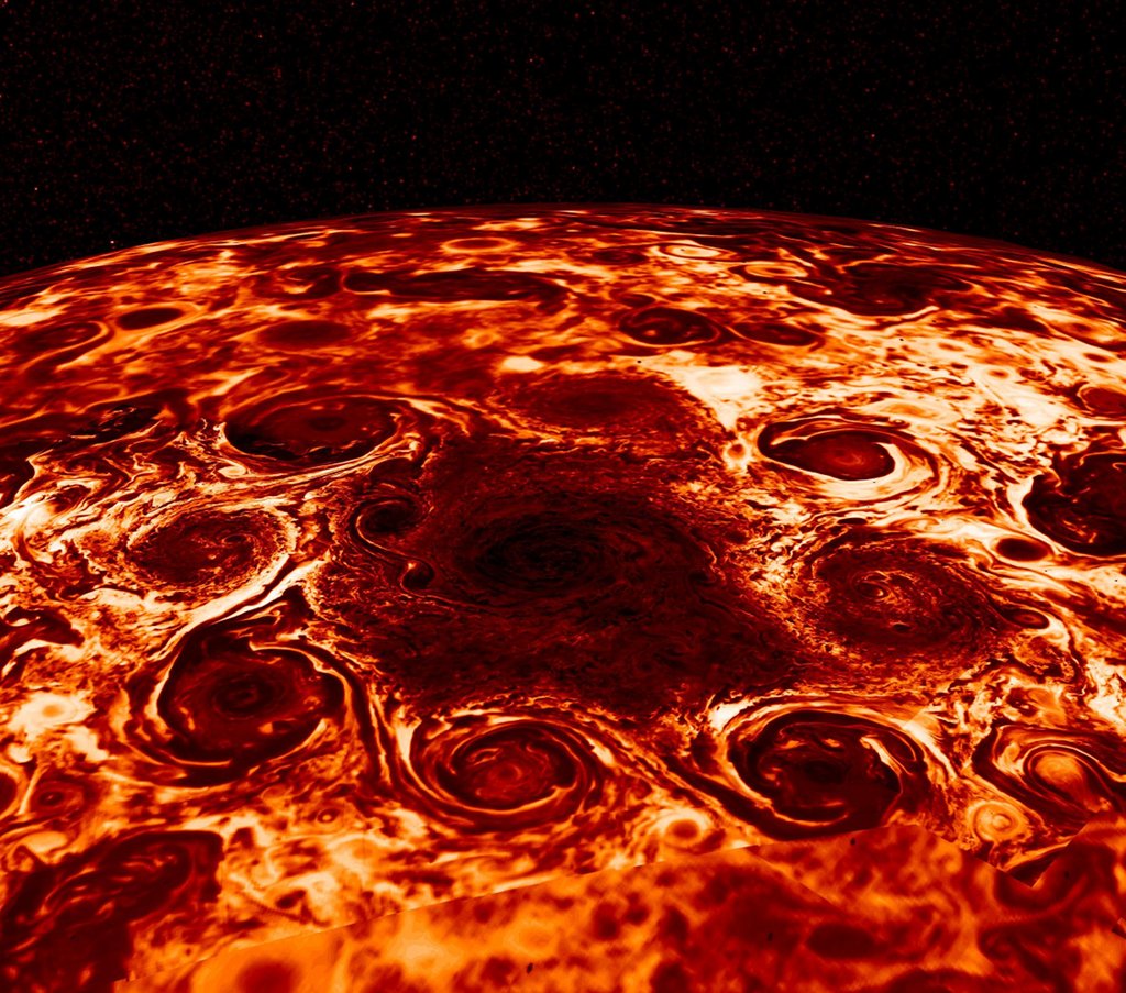 Ciclones en el Polo Norte de Júpiter