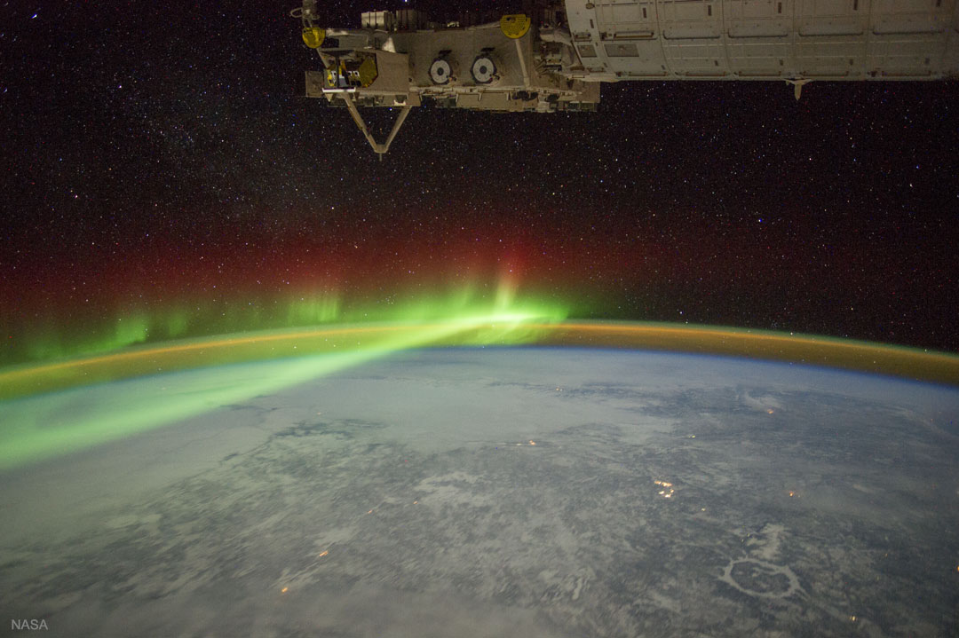 Aurora y Manicouagan desde la Estación Espacial